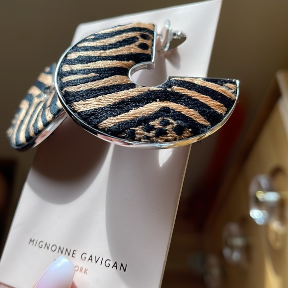 Mignonne Gavingan zebra mega pierced earrings silvertone Fiona - Picture 4 of 6